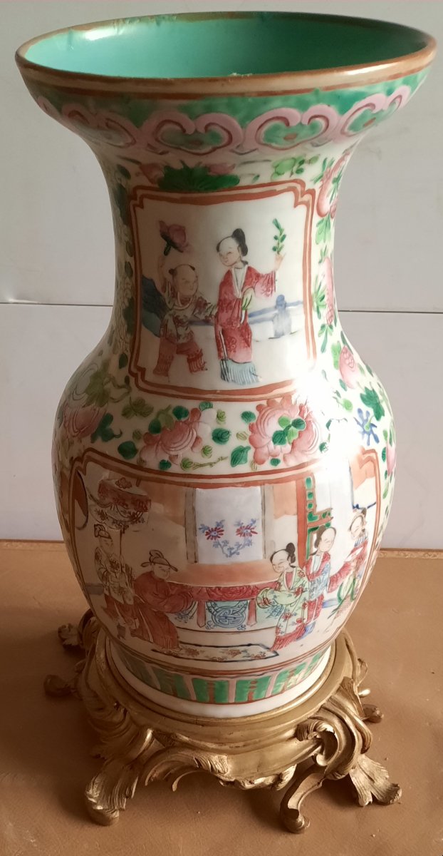 Vase en porcelaine de Canton XIXe siècle