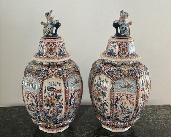 Paire De Vases / Potiches Couvertes De Louis  Fourmaintraux à Desvres  Décor Chinois 
