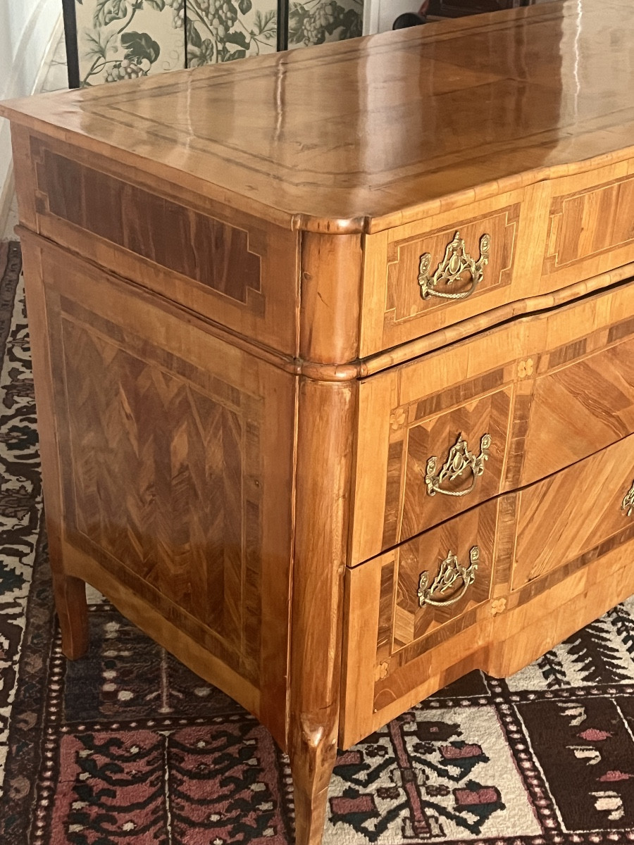 Commode Allemande  à Ressaut  Du  XVIIIème En Marqueterie -photo-2