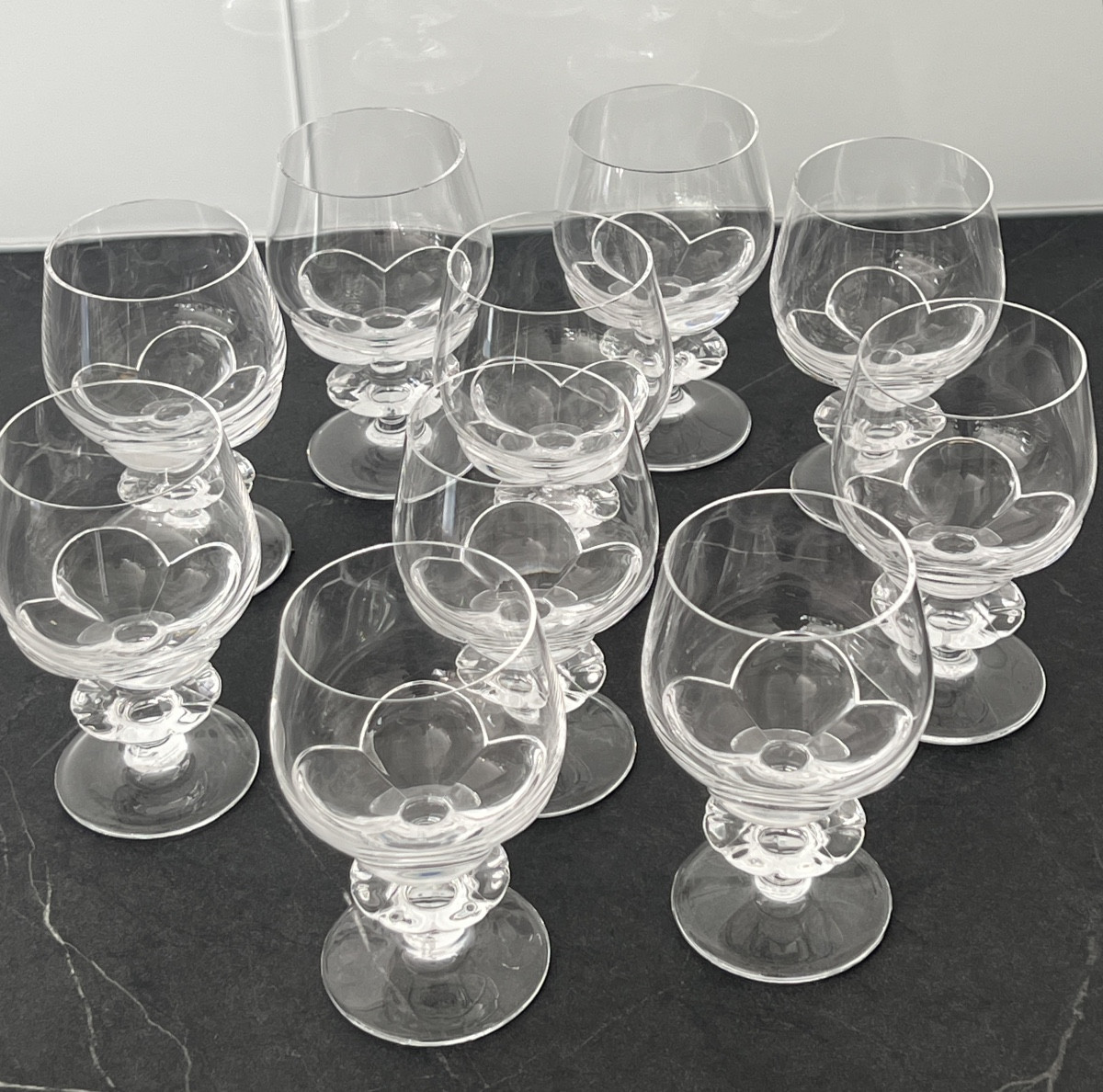 Lalique France  Modèle Blois 10 Verres à Vin en Cristal 