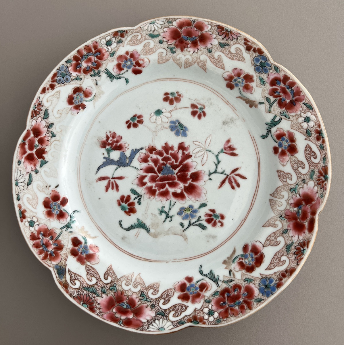 Chine Compagnie des Indes Assiette Polychrome XVIIIéme Famille Rose 