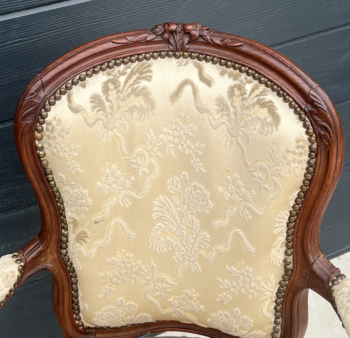 Fauteuil Cabriolet d'Epoque Louis XV en Noyer -photo-4