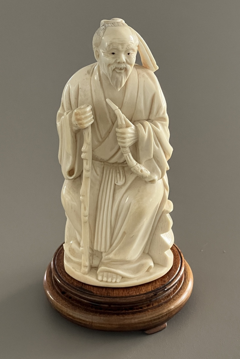 Carved Ivory Okimono Representing An Old Man -photo-4
