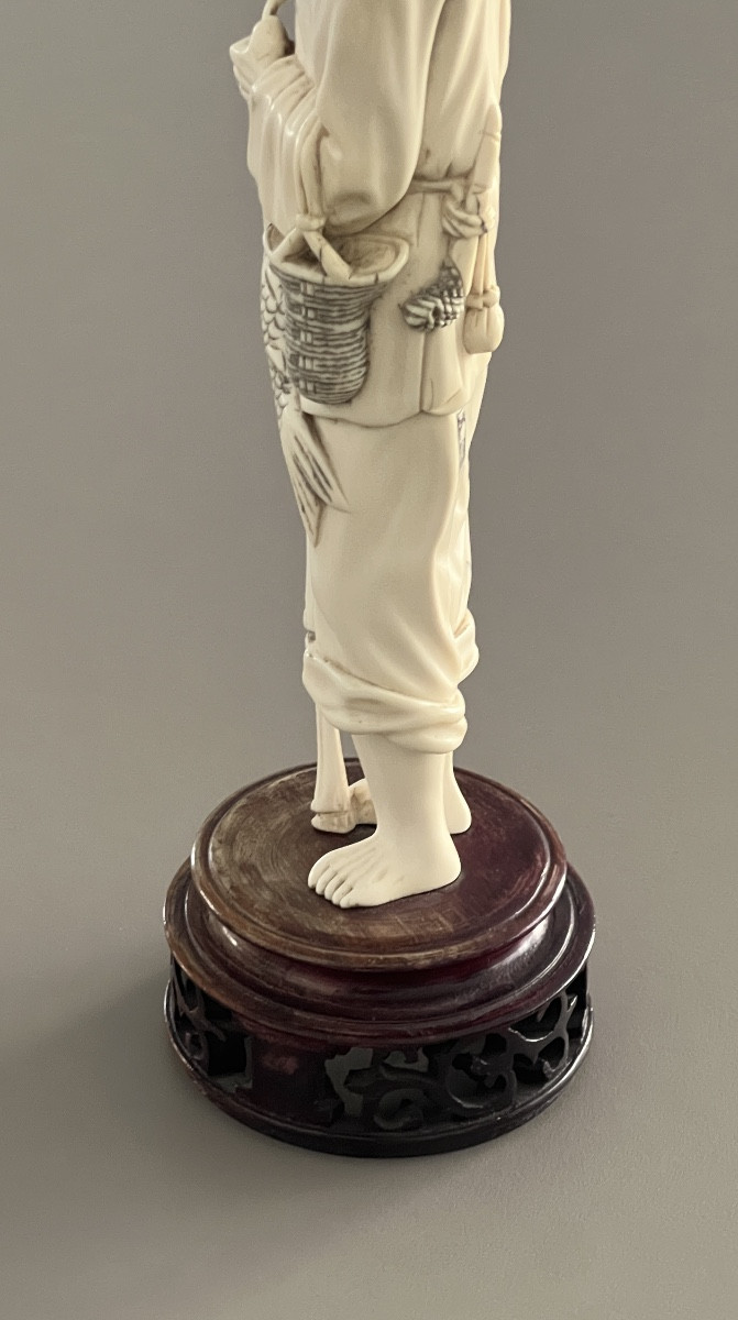 Signed Ivory Okimono Depicting A Standing Fisherman China 1920-30 -photo-2