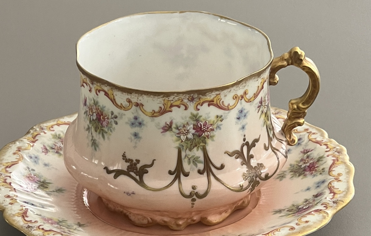 Grande Tasse en Porcelaine de Limoges Motif Floral et Or -photo-4