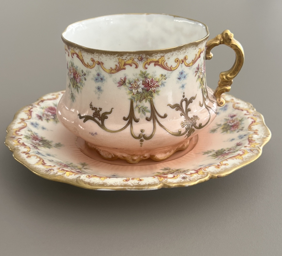Grande Tasse en Porcelaine de Limoges Motif Floral et Or -photo-7