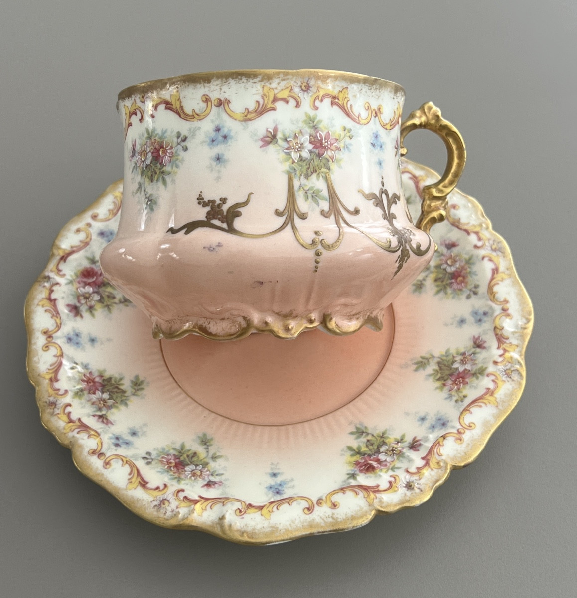 Grande Tasse en Porcelaine de Limoges Motif Floral et Or -photo-8