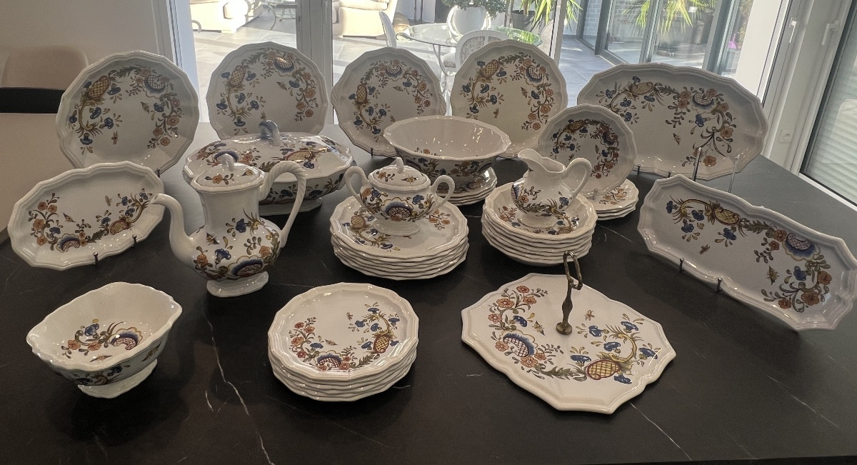 Service de Table de Salins Modèle Lille à Décor de Fleurs Papillons 