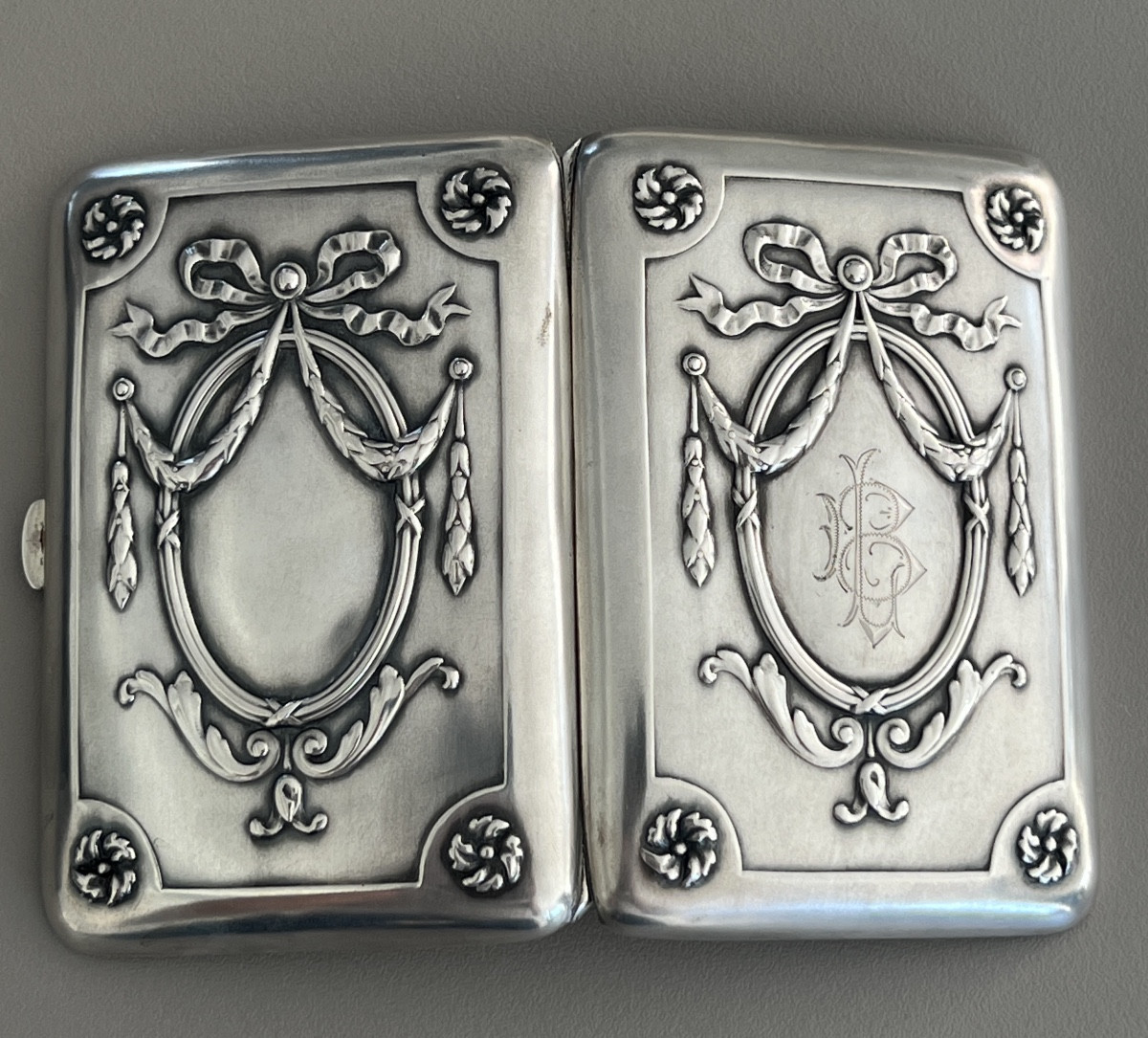 Louis XVI Style Silver Cigarette Case-photo-4