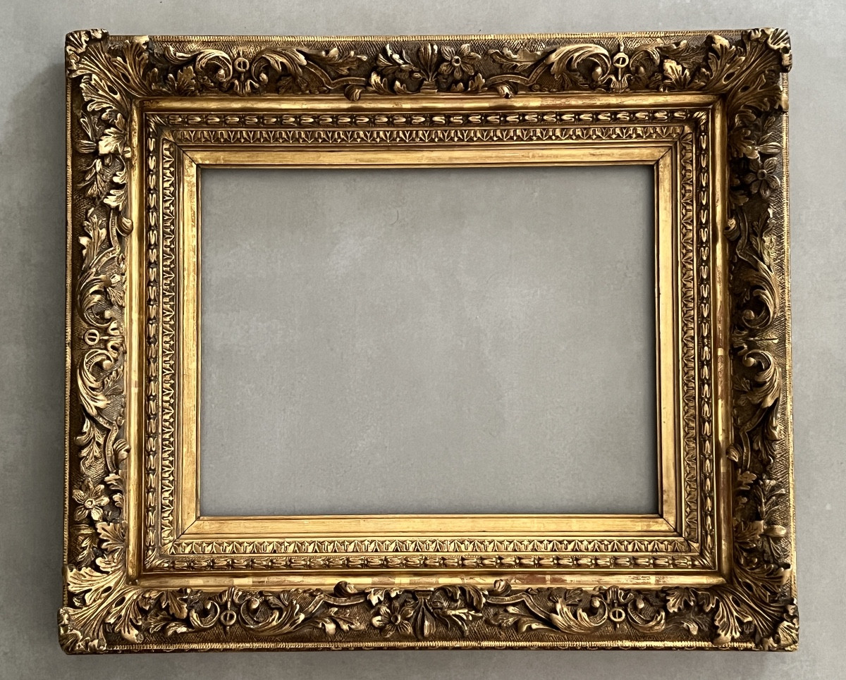 19th Century Carved Frame In Wood And Gilded Stucco