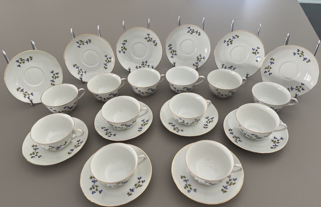 12 Lourioux Porcelain Coffee/tea Cups With Barbeaux Design -photo-4