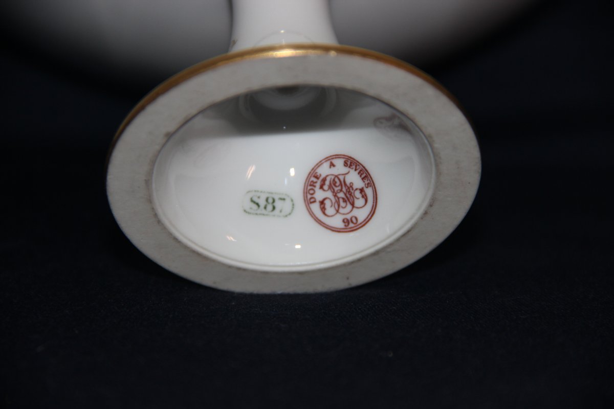 Tasses & Coupe En Porcelaine Blanche de Sevres  à Filets Or-photo-5