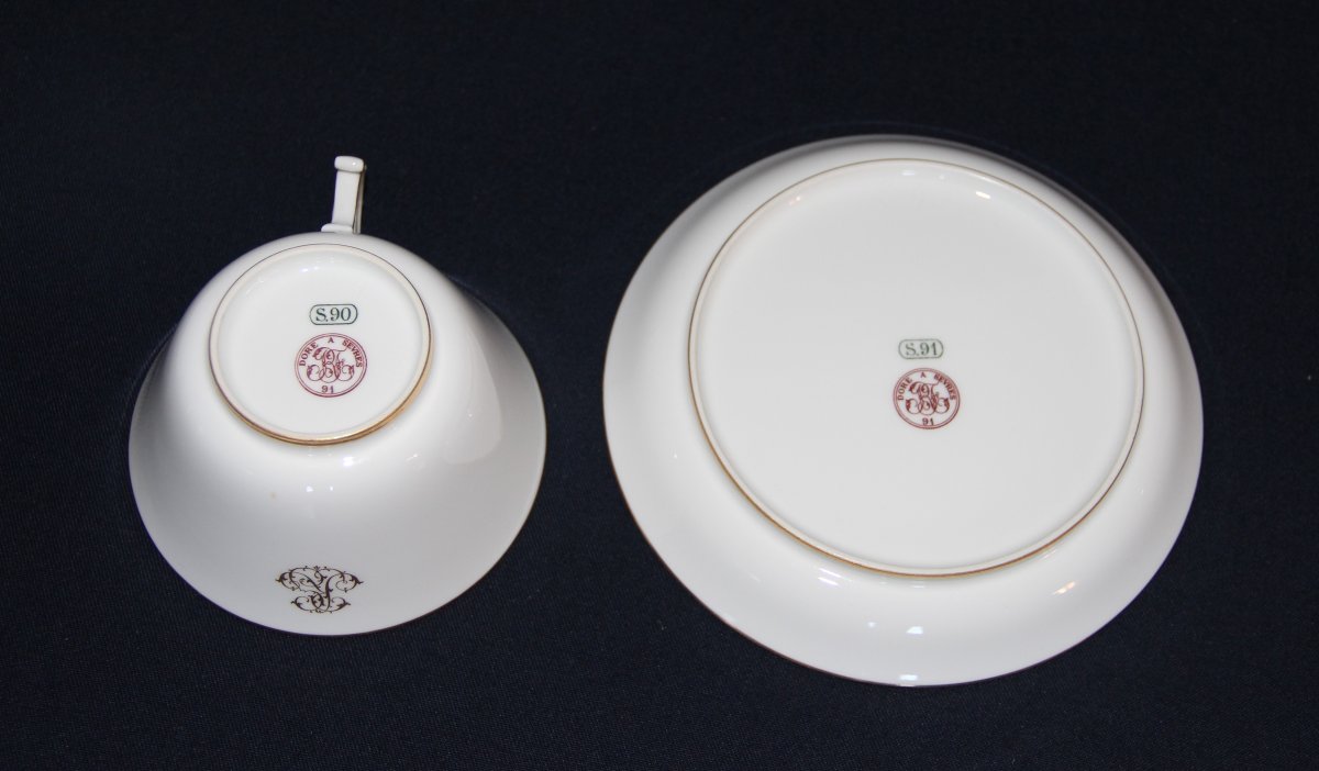 Tasses & Coupe En Porcelaine Blanche de Sevres  à Filets Or-photo-6