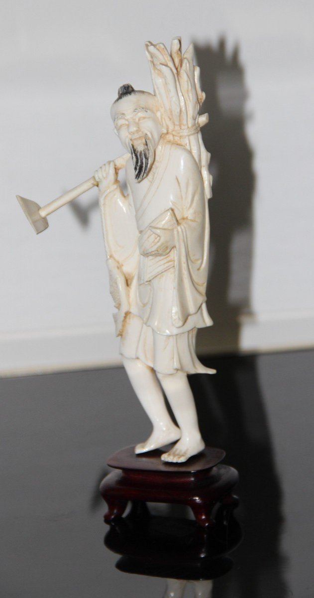 Okimono In Ivory Representing An Old Fisherman-photo-2