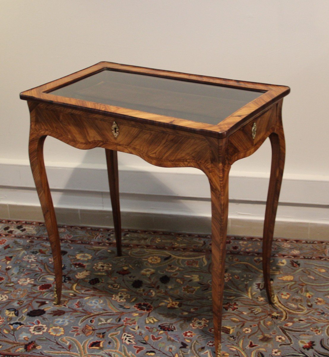 Flying Table Forming Louis XV Showcase In Marquetry