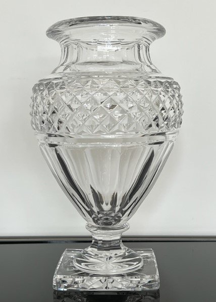  Saint Louis  Grand Vase En Cristal Taillé Modèle Empire 