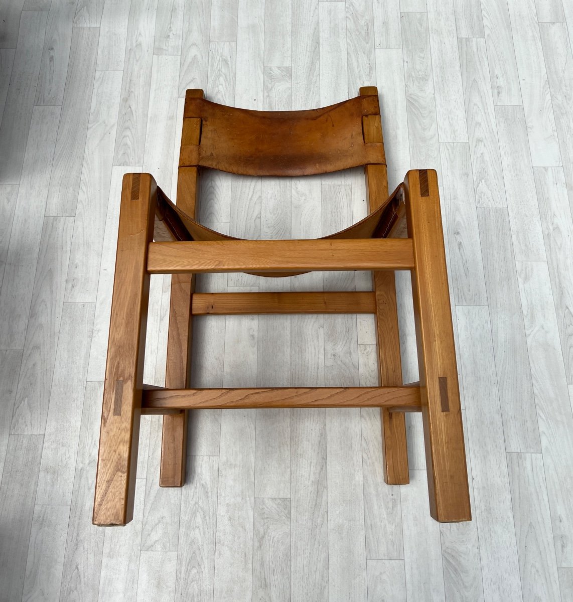 Maison Regain 4 Chaises En Orme Massif Et Cuir Années 70-photo-1