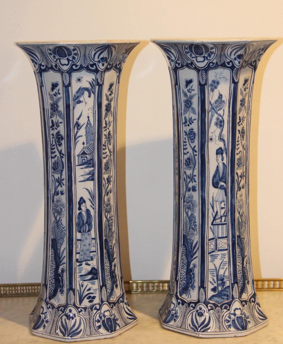 Paire De Vases De Delft Début XVIIIéme De Roos Décor Chinois 