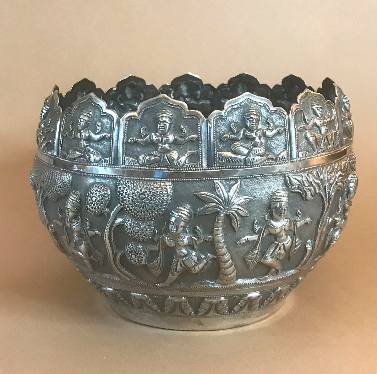 Grand bol en argent, Inde de l'Est, XIXe siècle-photo-2