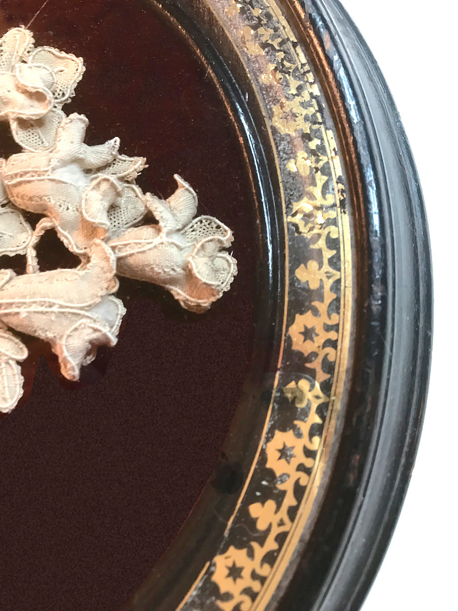 Floral Composition In Relief, Lace In A Napoleon III Frame-photo-3