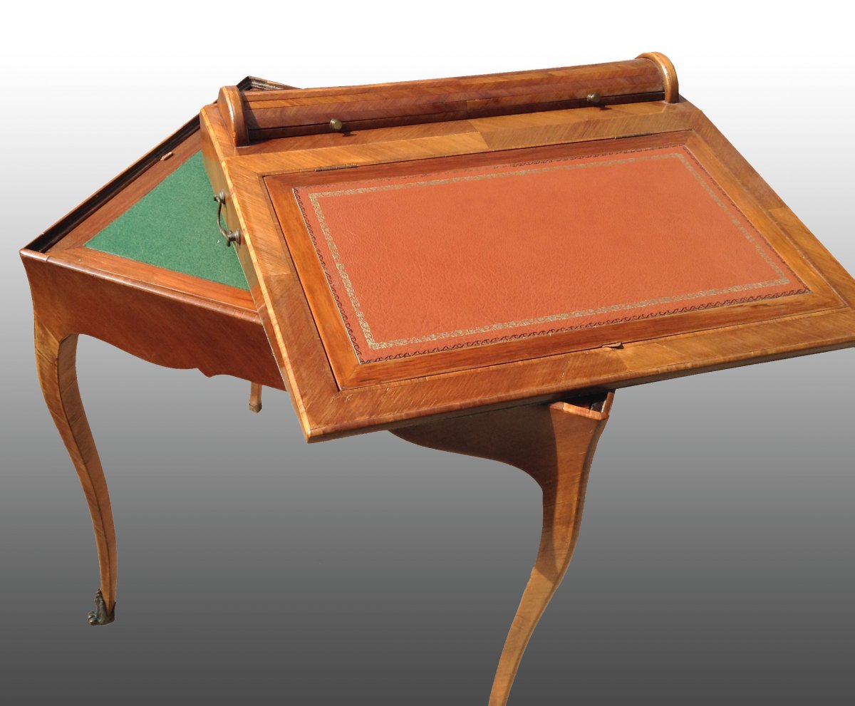 Rare petit meuble à transformation, écritoire et table à jeux, style Louis XV-Transition