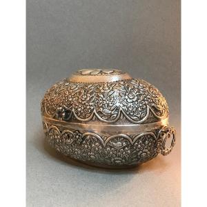 Boîte en argent massif, empire Ottoman, XIXe siècle