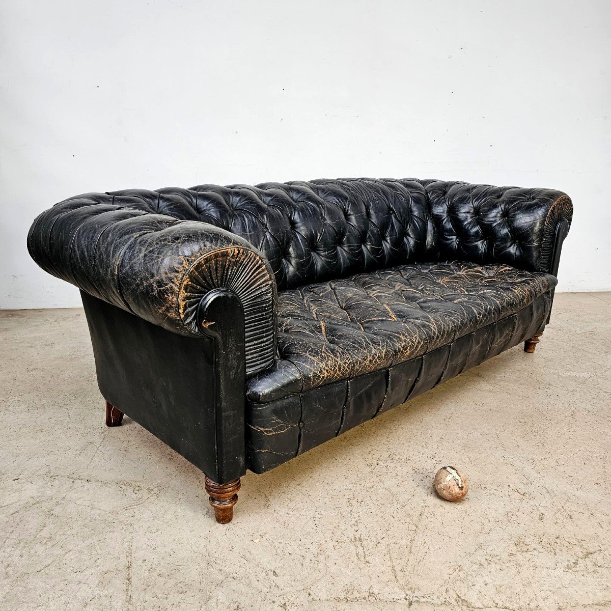 Canapé chesterfield cuir-photo-1