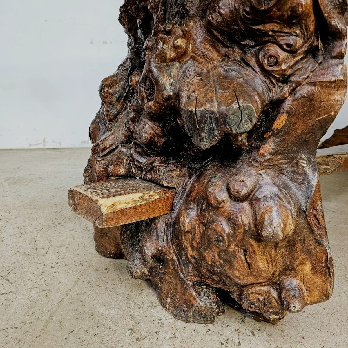 Brutalist Root Oak Table-photo-4
