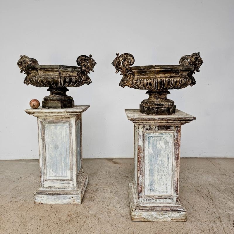 Large Pair Of 19th Century Cast Iron Basins-photo-1