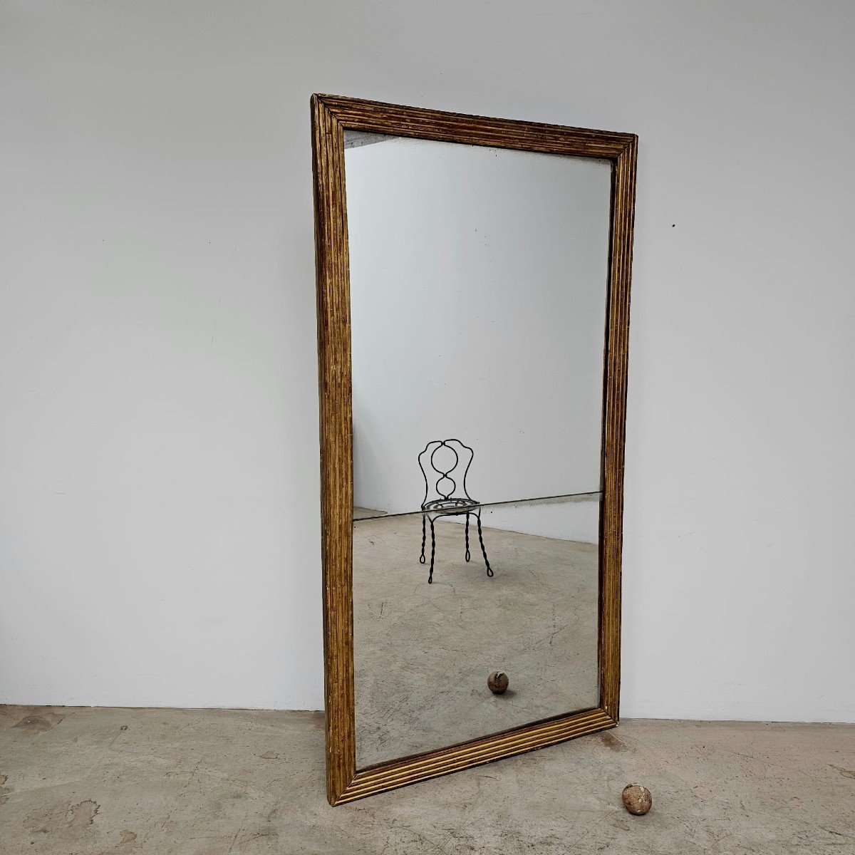 Important Late 18th Century Gilded Mirror