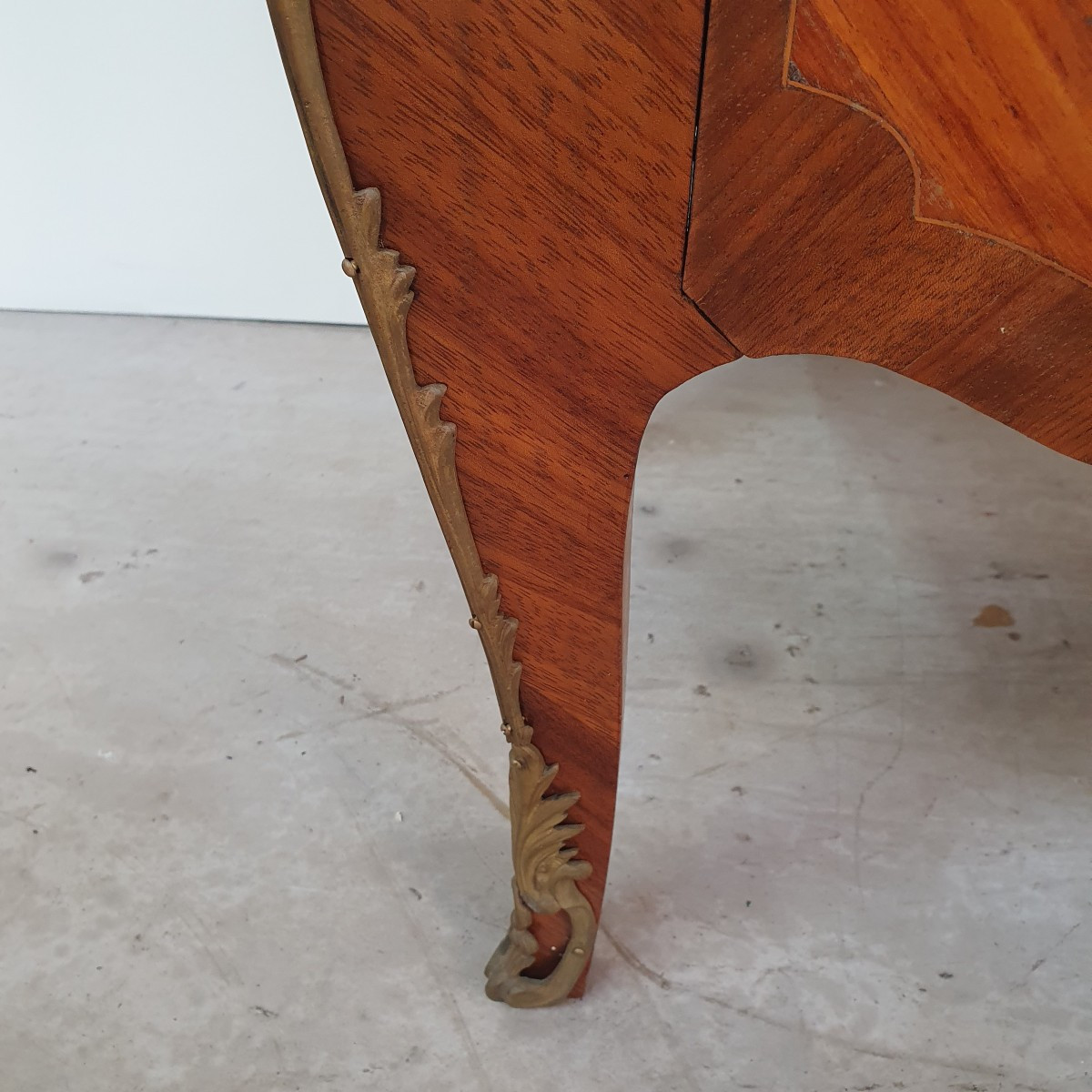 Commode galbée de st Louis 15-photo-2