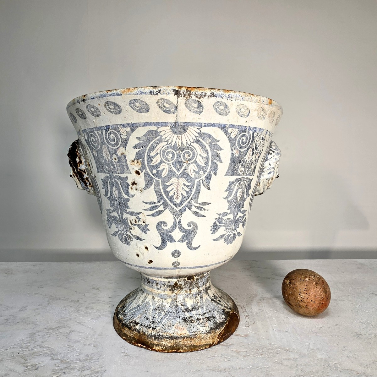 Vase En Fonte émaillé à Décor De Rouen