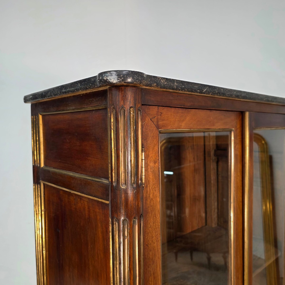 Vitrine en acajou d époque Louis 16-photo-2
