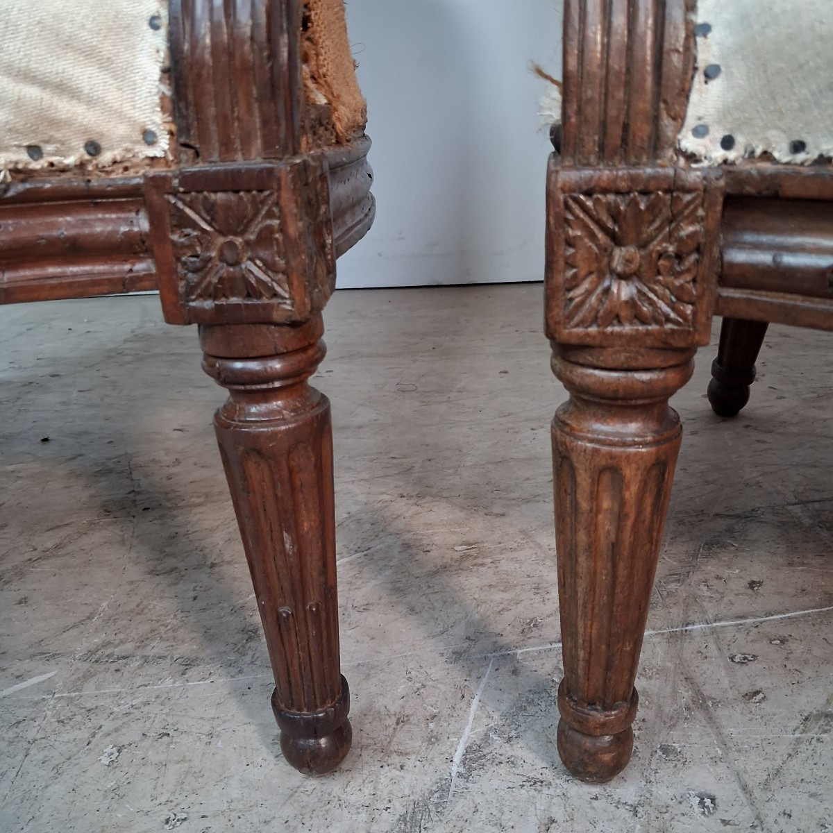 2 fauteuils d époque Louis 16 l un estampillé C Sené-photo-3