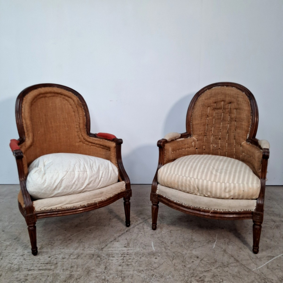 2 fauteuils d époque Louis 16 l un estampillé C Sené-photo-1