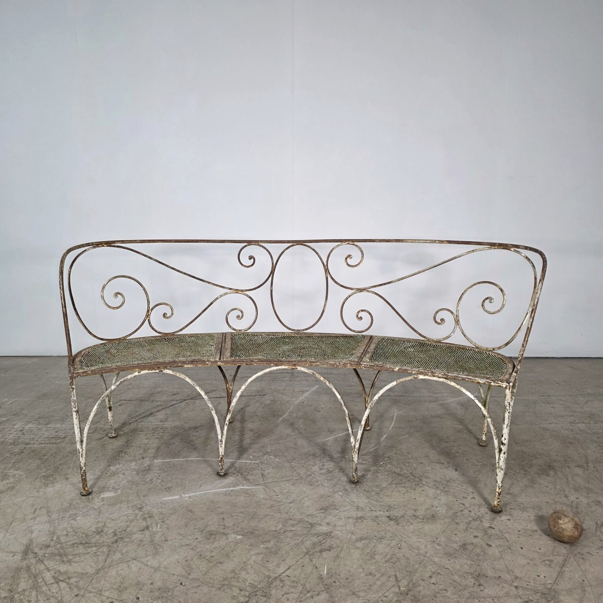 Curved Garden Bench From The Late 19th Century, Made Of Iron.-photo-2