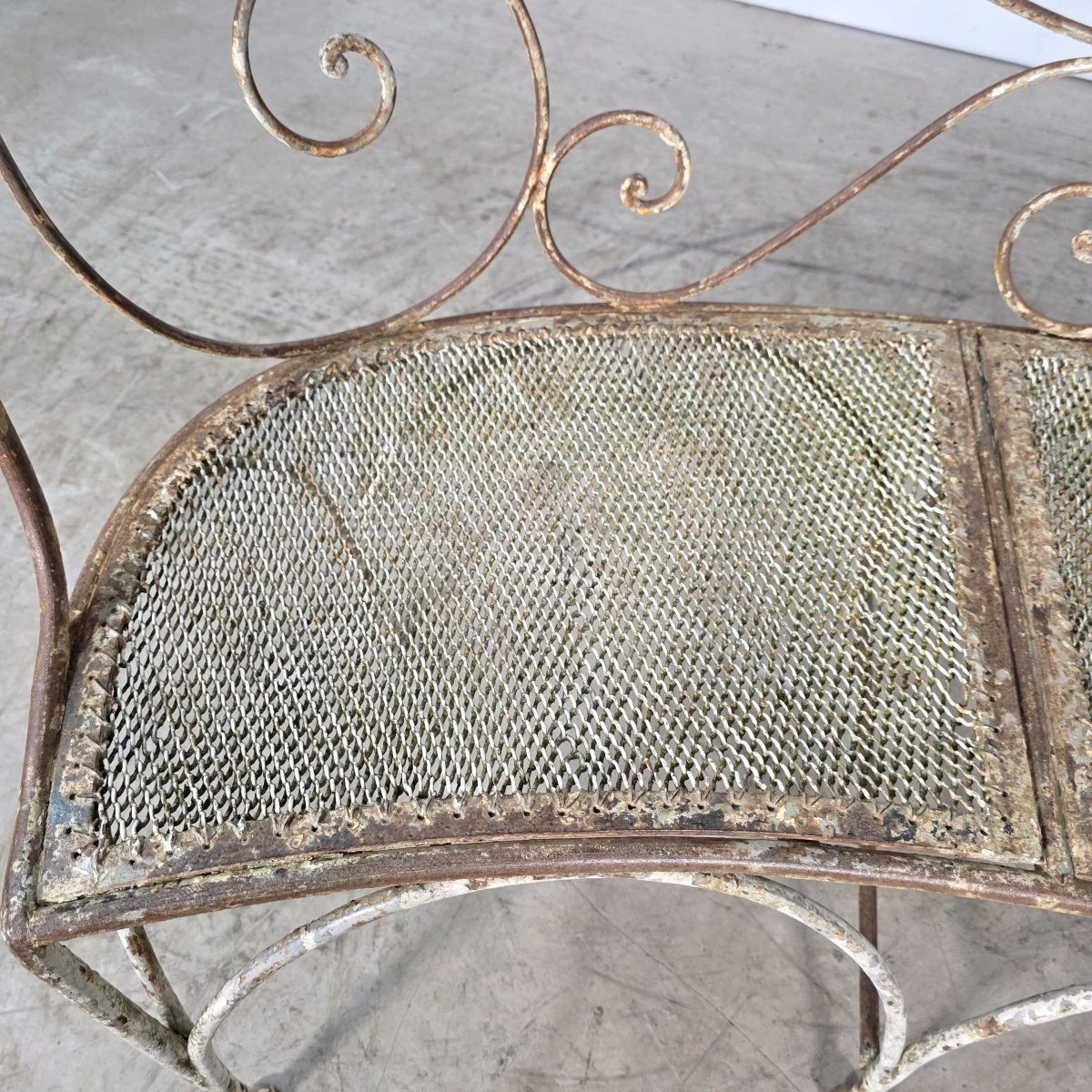 Curved Garden Bench From The Late 19th Century, Made Of Iron.-photo-3