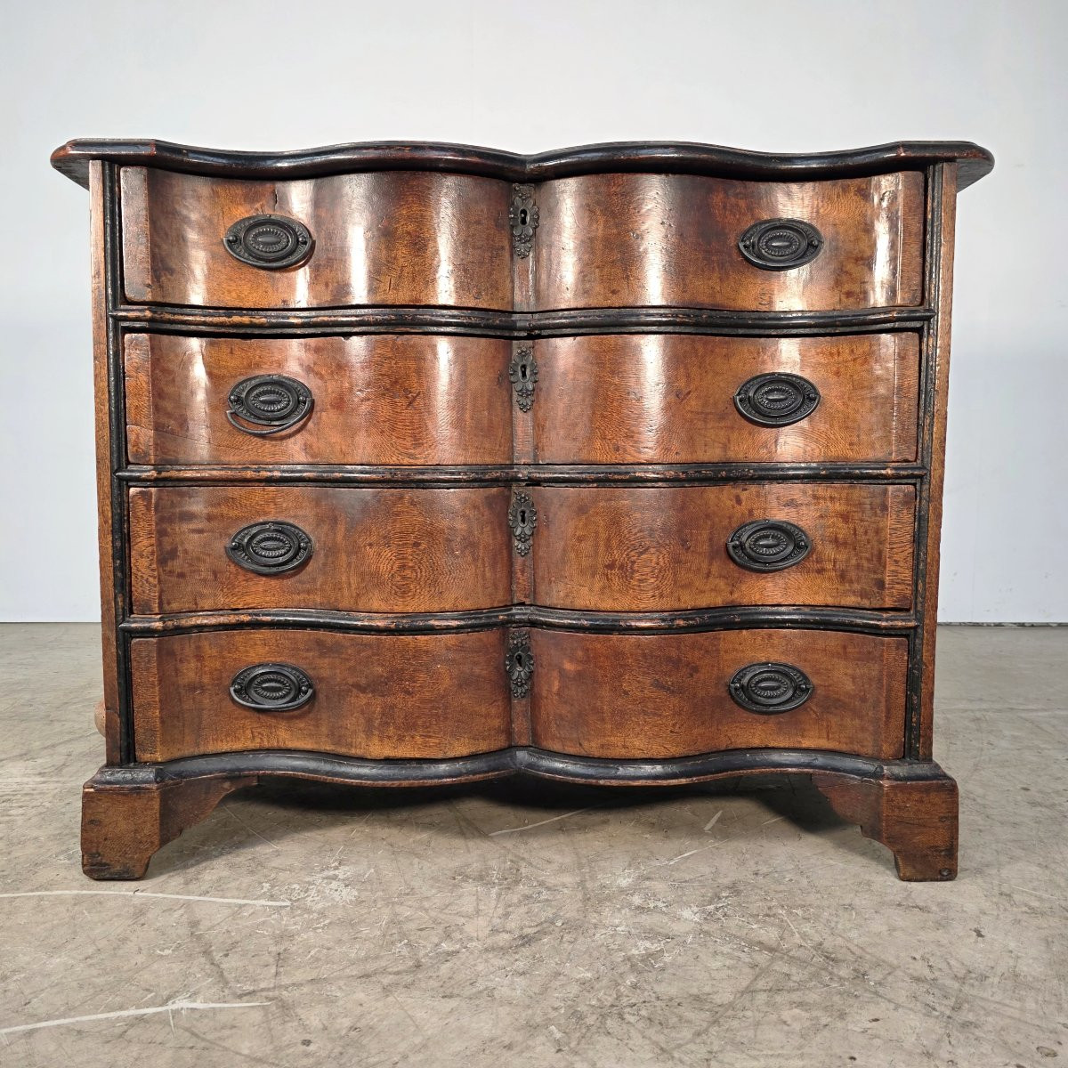 Dutch Curved Chest Of Drawers In Oak, Late 18th Century-photo-3