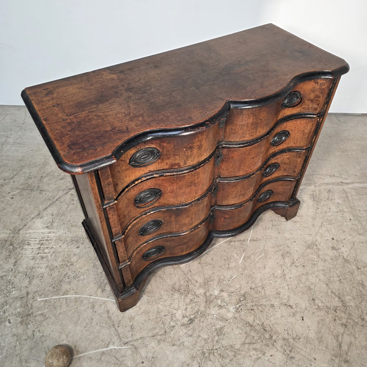 Dutch Curved Chest Of Drawers In Oak, Late 18th Century-photo-4