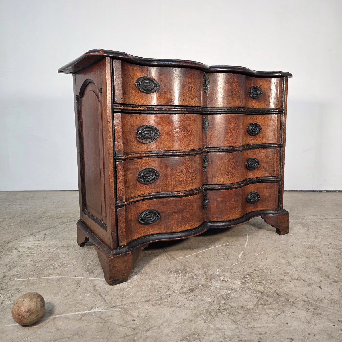Dutch Curved Chest Of Drawers In Oak, Late 18th Century-photo-7