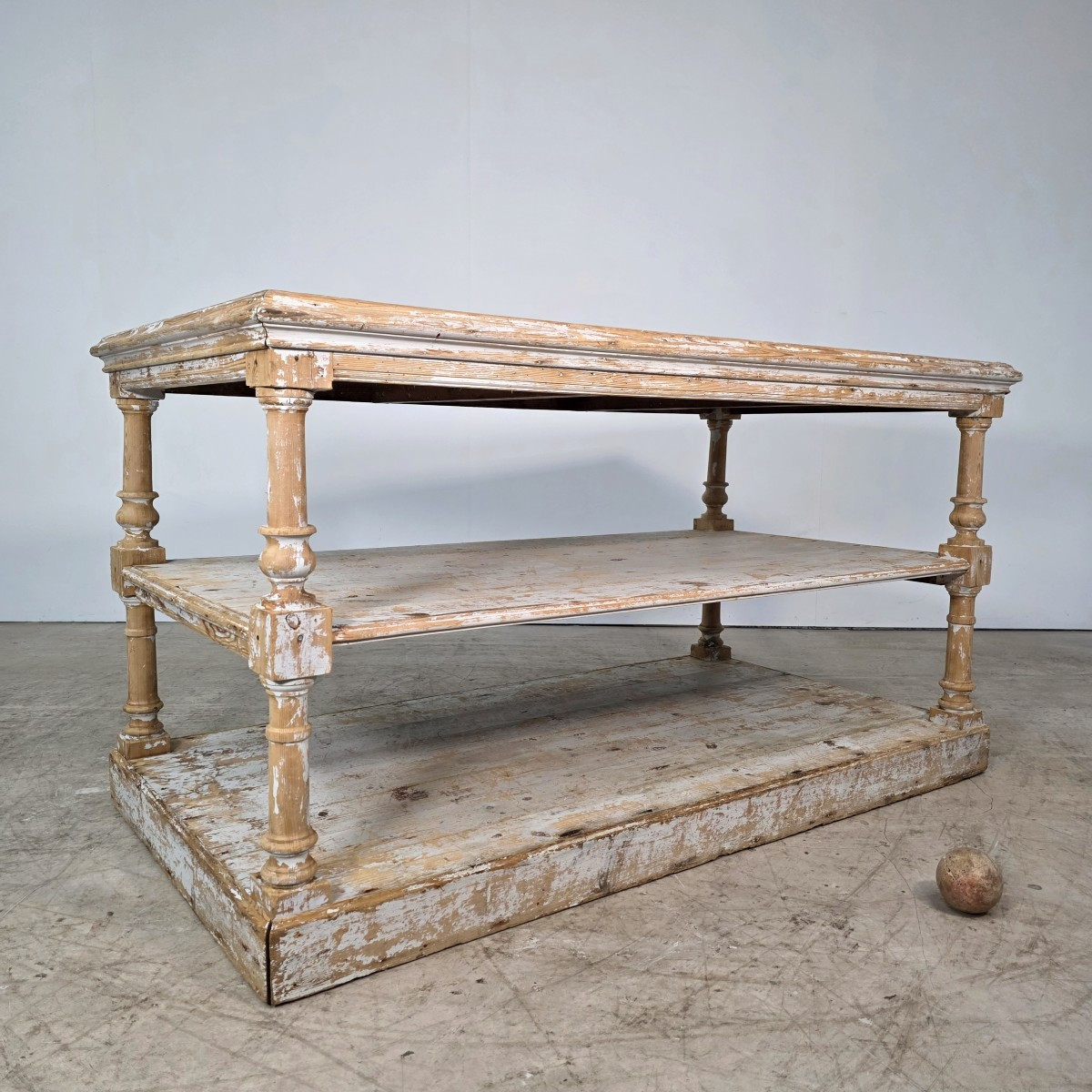 Table de drapier à 3 plateaux vers 1900