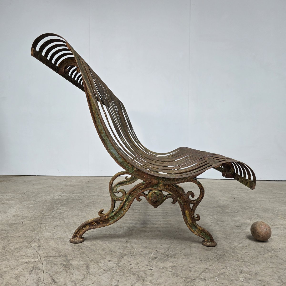 Late 19th-century Cast-iron Garden Bench With Upturned Slats-photo-2