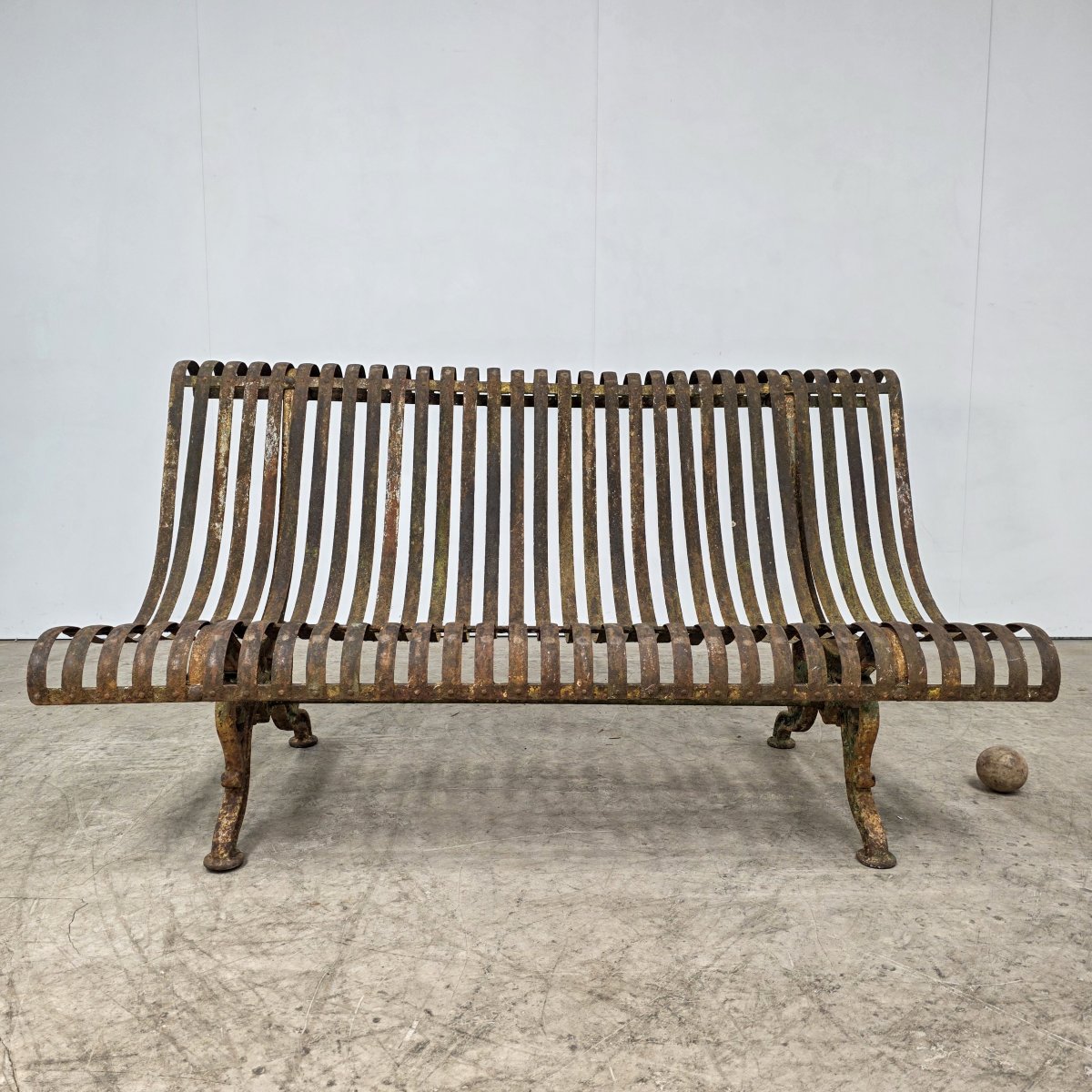 Late 19th-century Cast-iron Garden Bench With Upturned Slats-photo-3