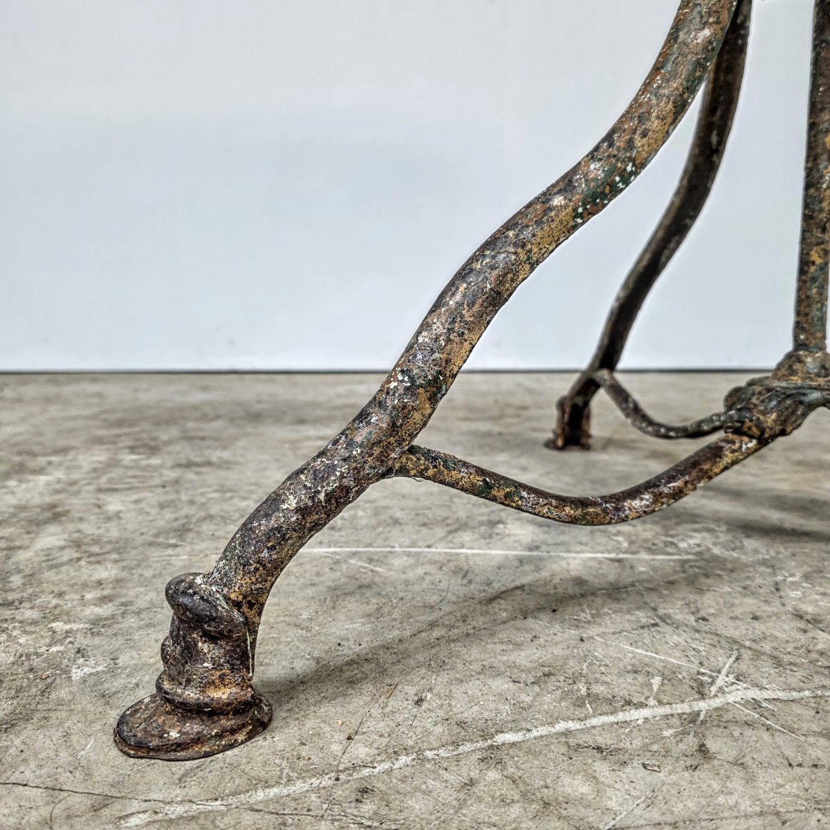 French 19th C Round Arras Table-photo-3