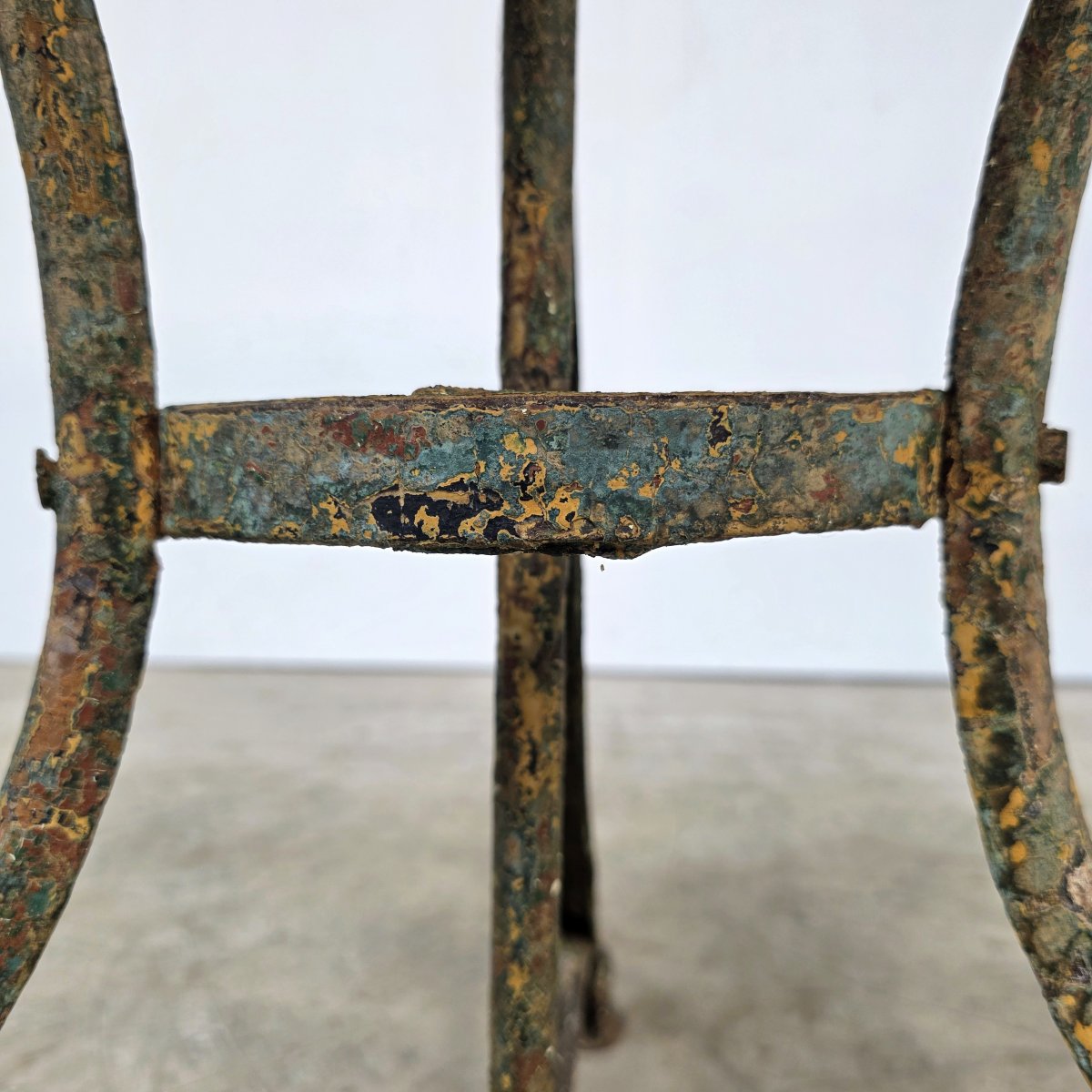 French 19th C Round Arras Table-photo-3