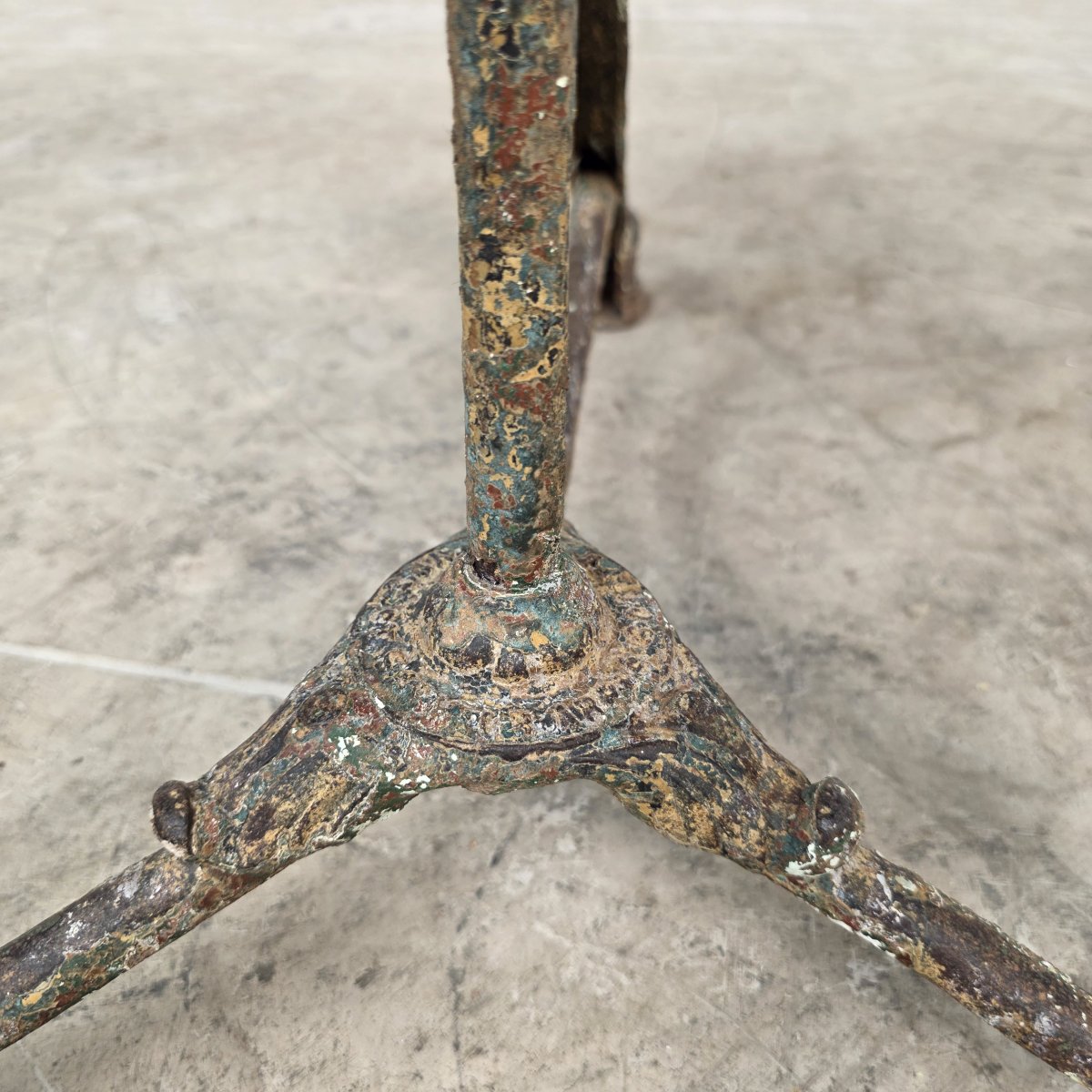 French 19th C Round Arras Table-photo-5