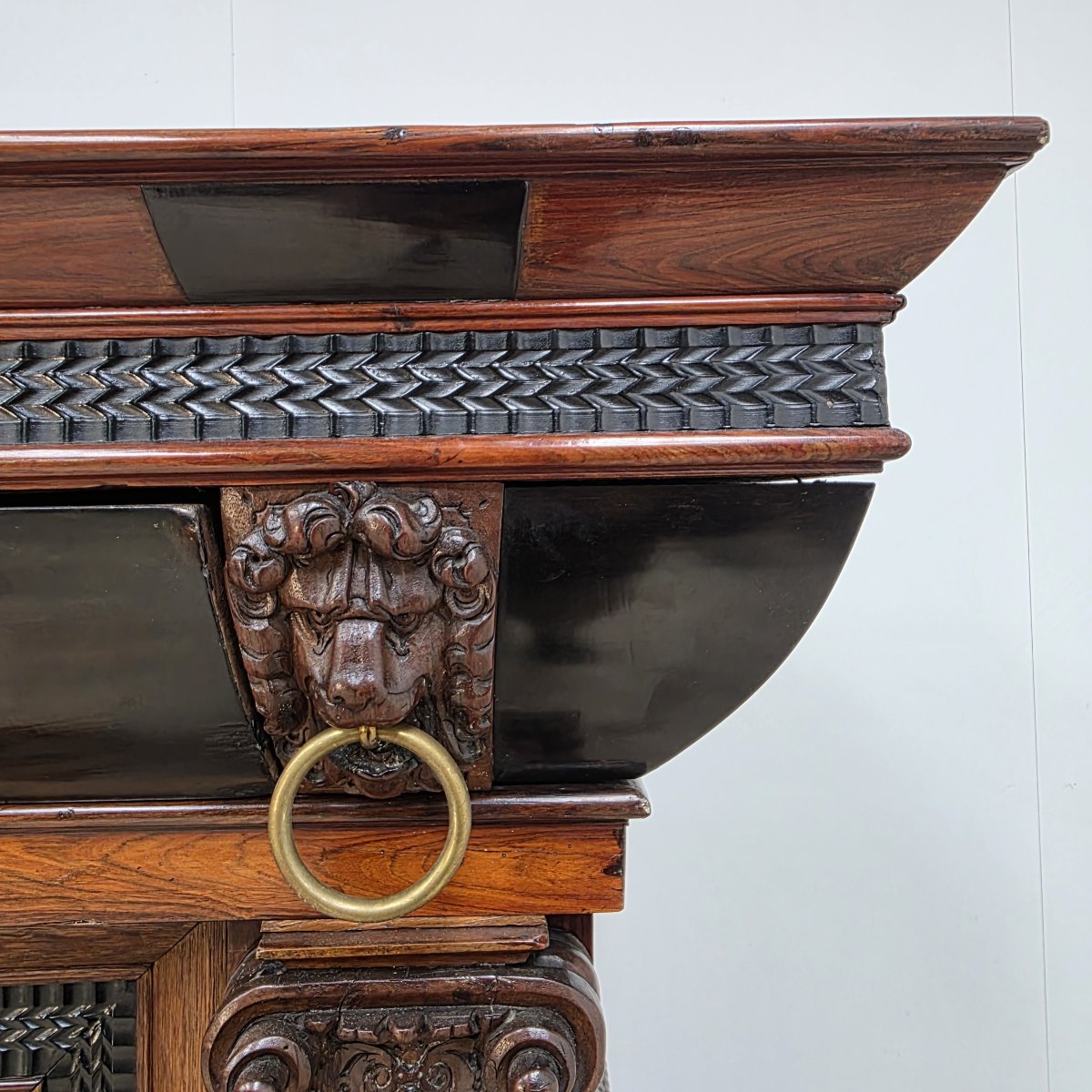Beautiful 17th-century Dutch Cabinet-photo-5