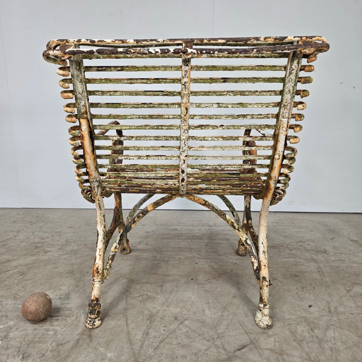 Large fauteuil de jardin en fer forgé de la fabrique Saint Sauveur à Arras vers 1870.-photo-5