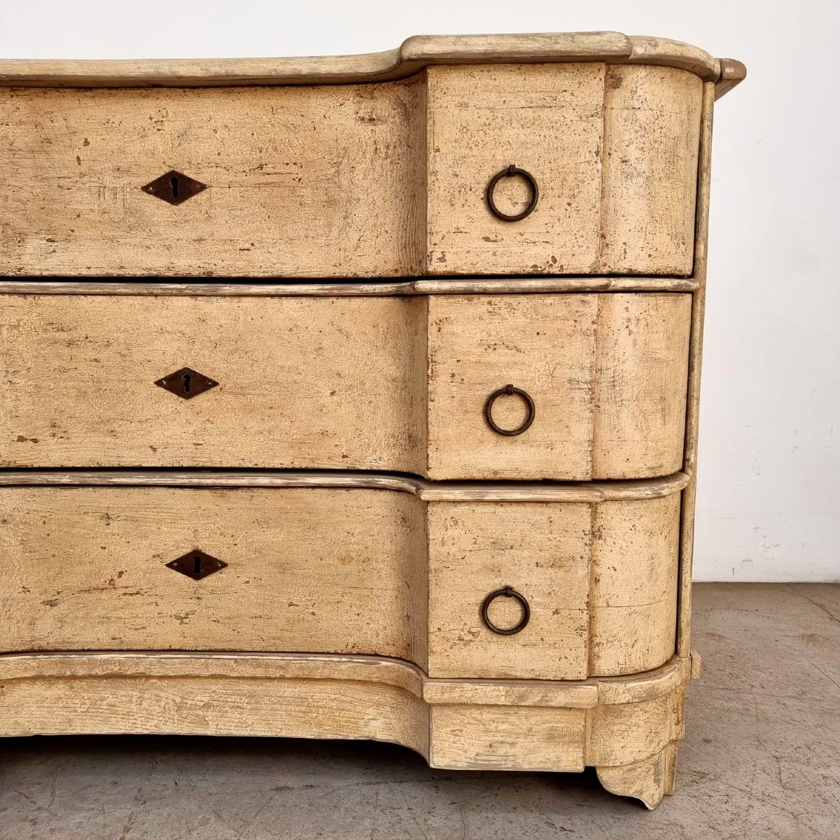 18th Crossbow Chest Of Drawers-photo-2