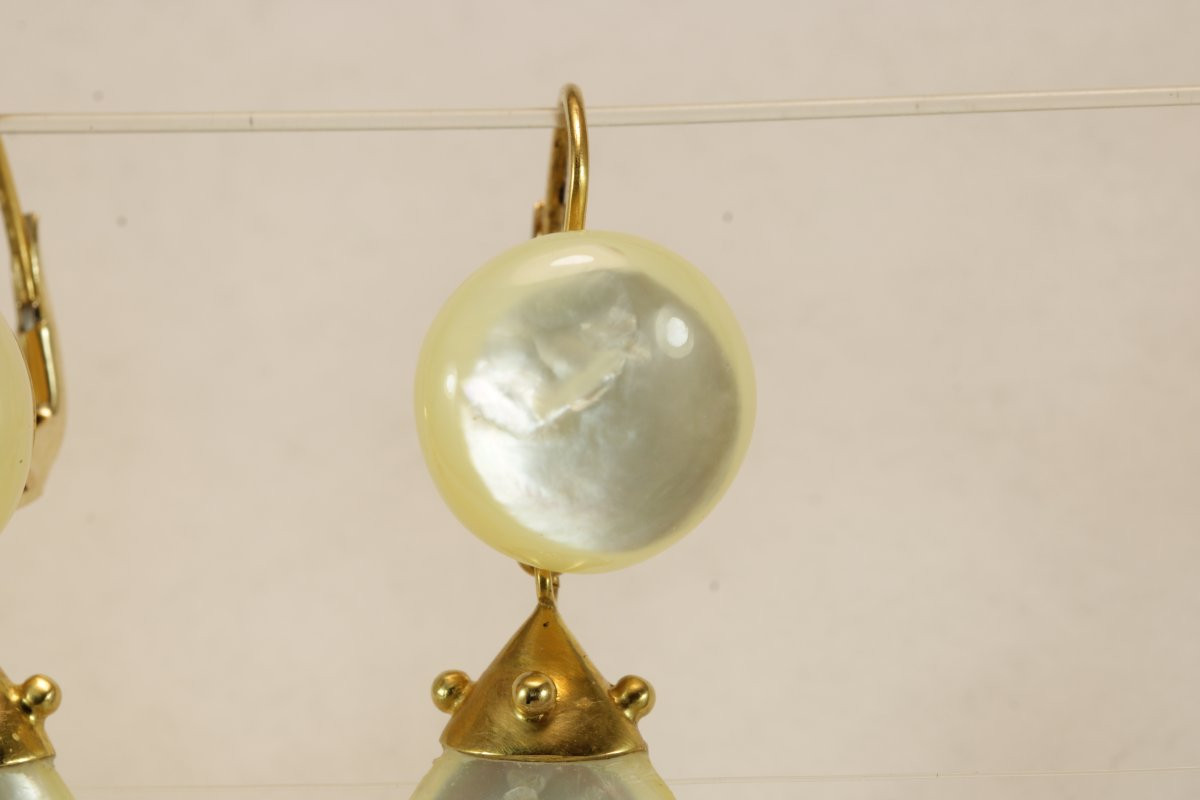 Antique Mother Of Pearl Gold Earrings.-photo-4